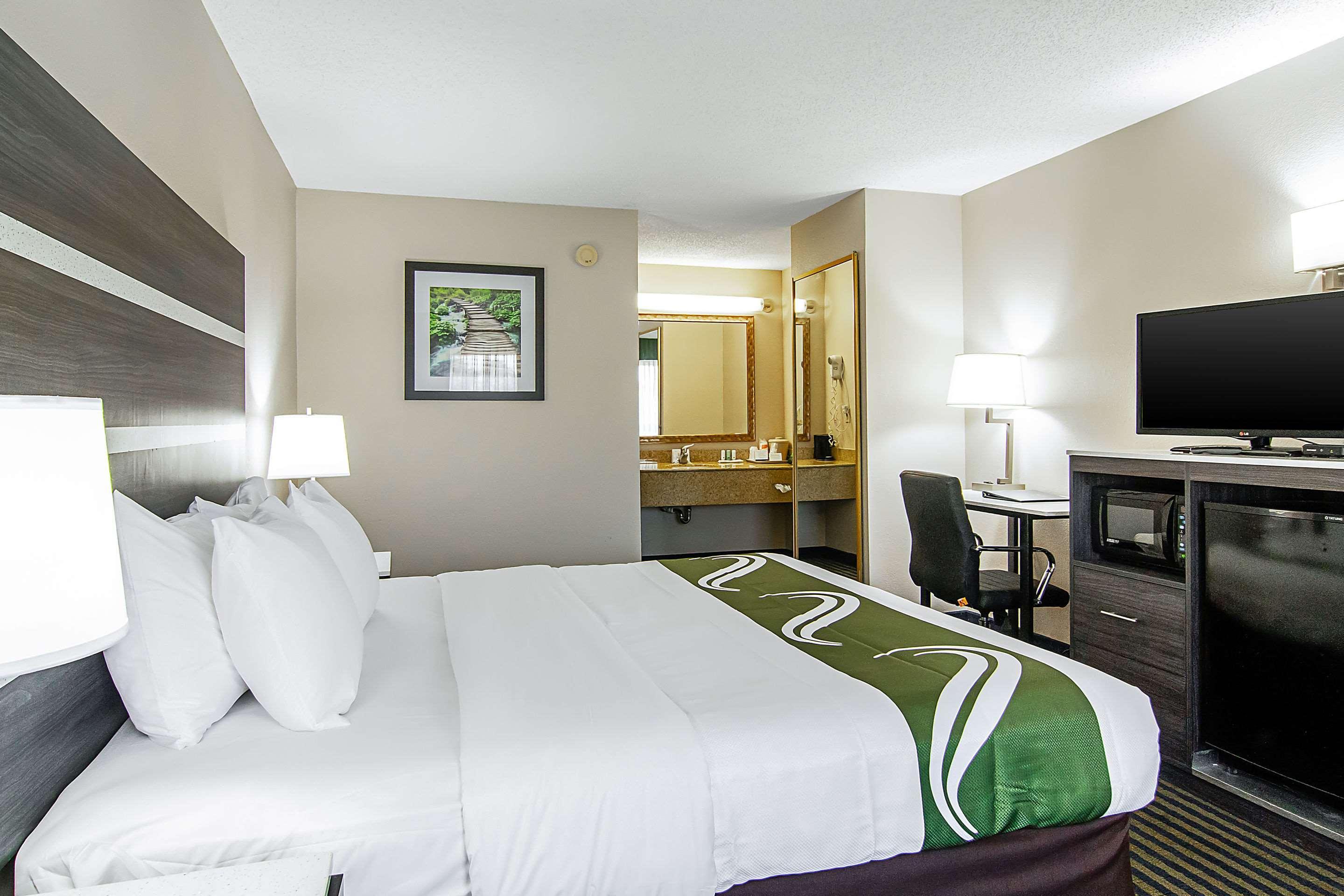 Quality Savannah I-95 Inn 2*