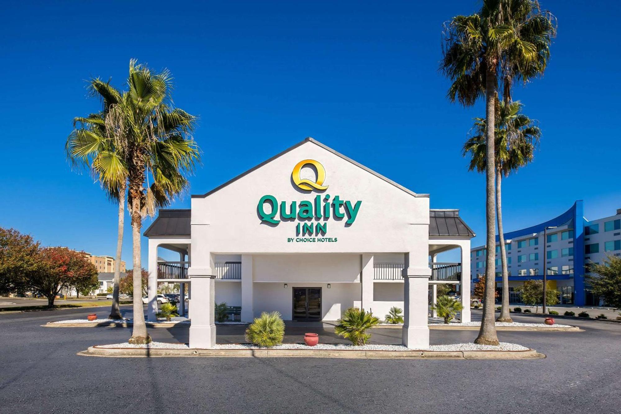 Quality Savannah I-95 Inn 2*